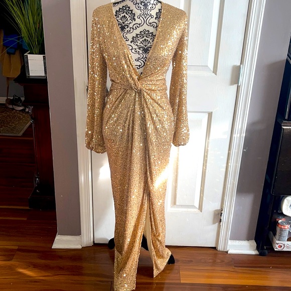 Fashion Nova Dresses & Skirts - Fashionova NWT sequined dress